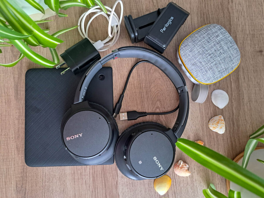 Bluetooth headphones, kobo ereader, bluetooth speaker and more electronics for packing guide